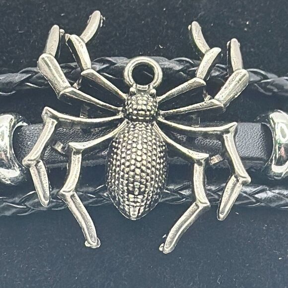 Brand New!! Spider, leather and bead bracelet - Picture 2 of 5